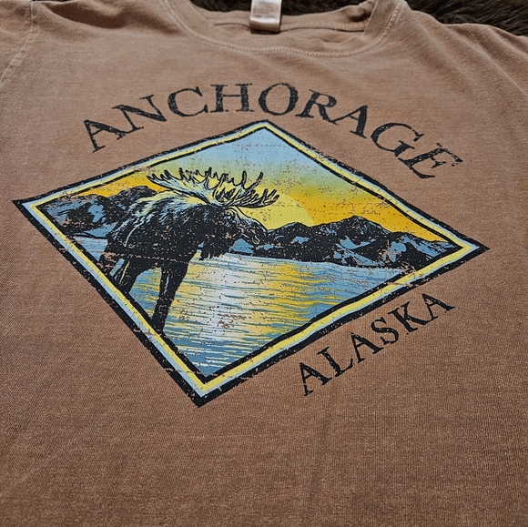 Vintage-esque Anchorage, AK shirt - Picture 3 of 3
